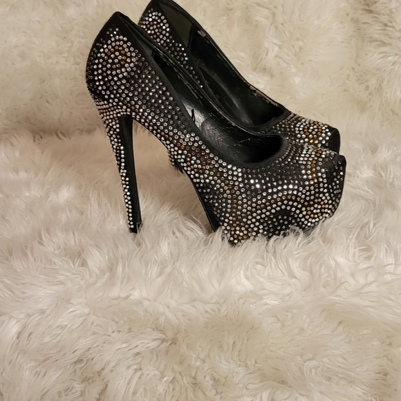 Black Sequin Platform Heels - Picture 2 of 8